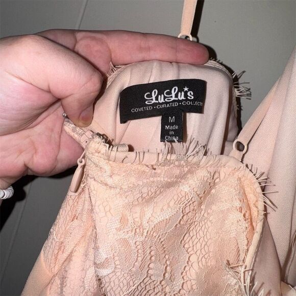 Lulu’s Women's Pink Chiffon Maxi Dress M Halter Formal Lace Detail - Picture 3 of 7